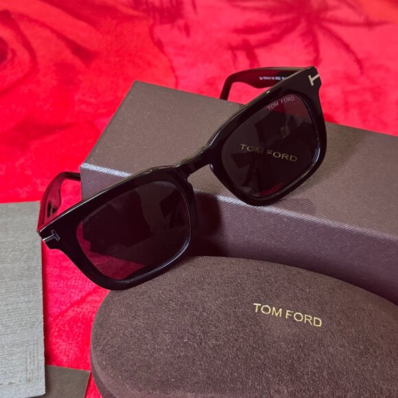 Tom Ford Black Square Sunglasses - Viral Minimalist Trend main image 6